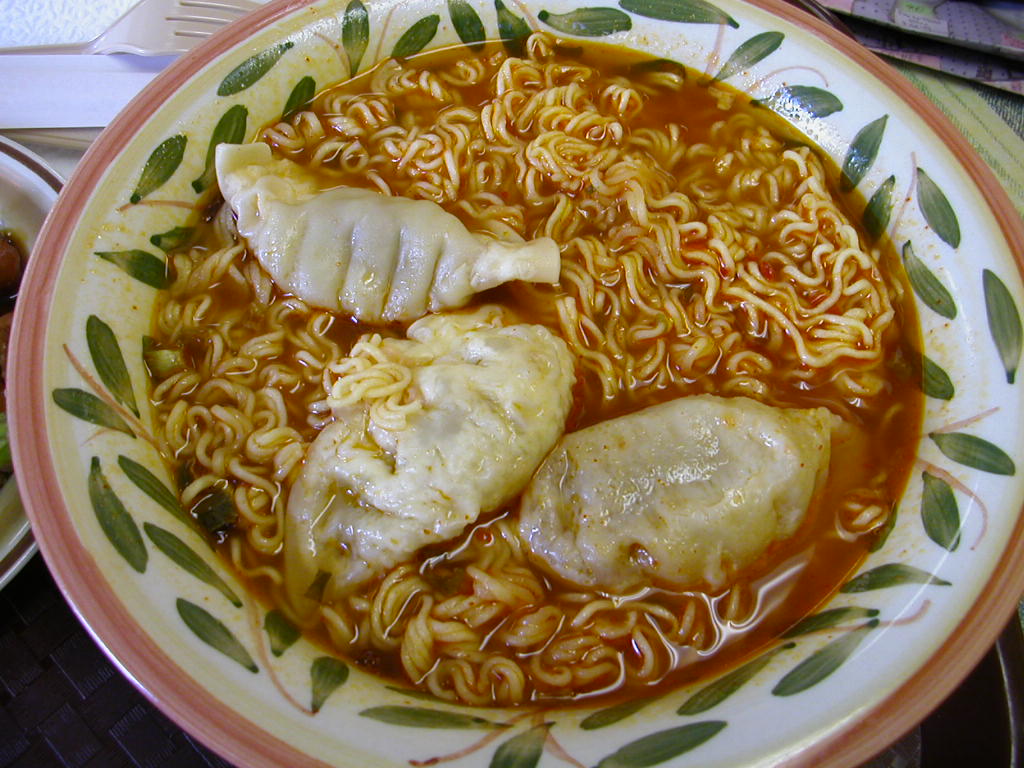 Goyza w spicy noodles.JPG